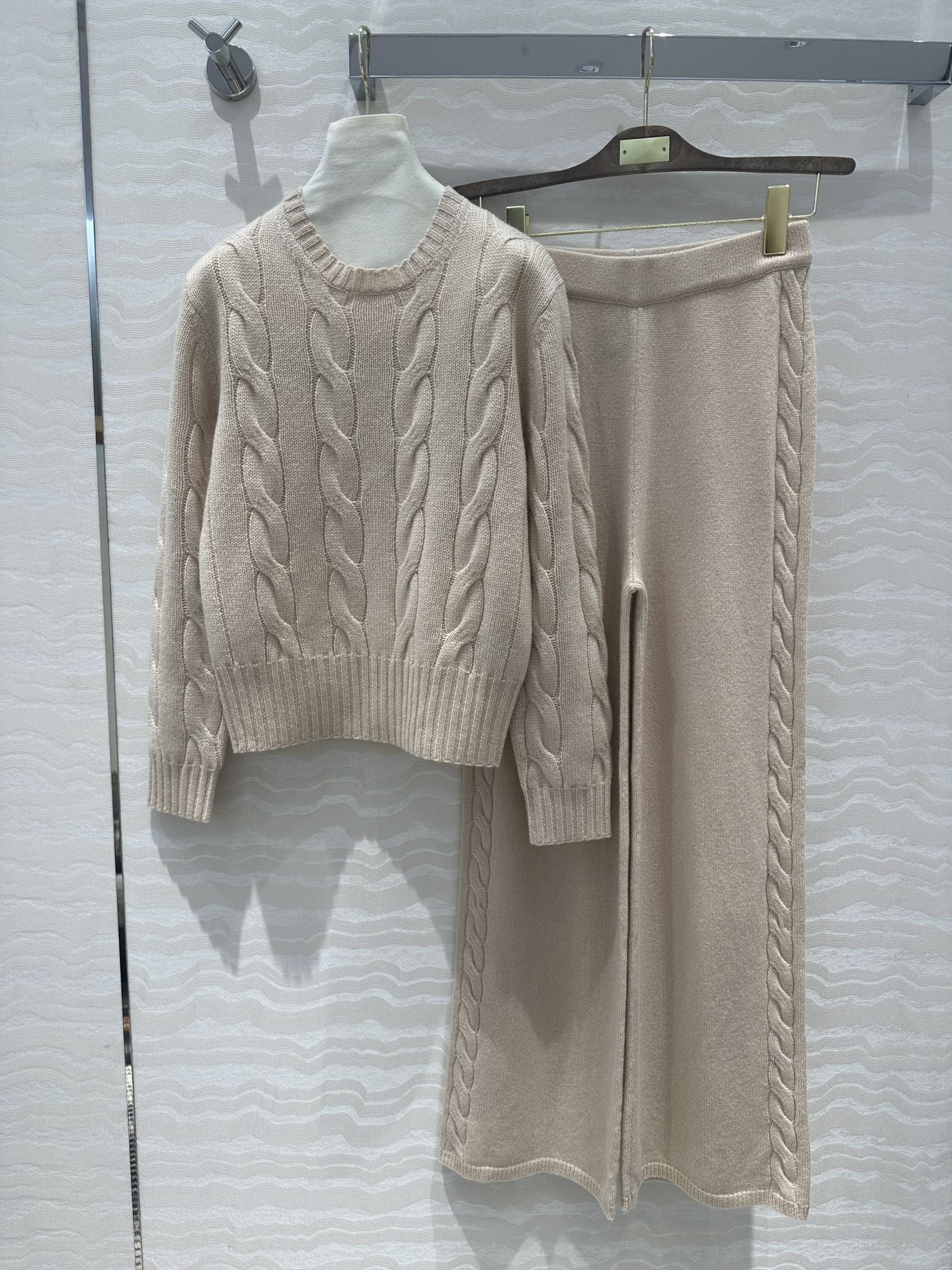 Loro Piana Set_Beige