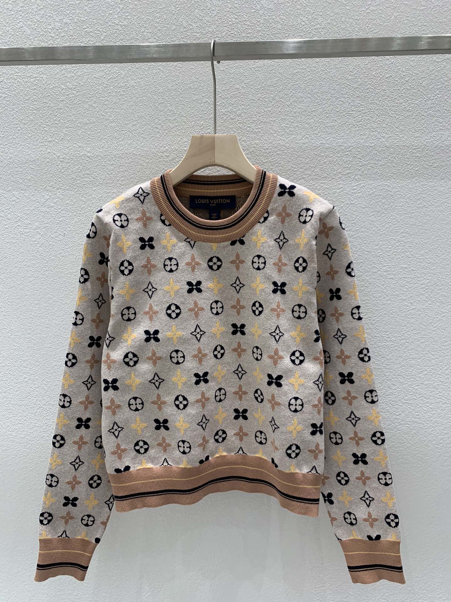 LV Sweater_Beige