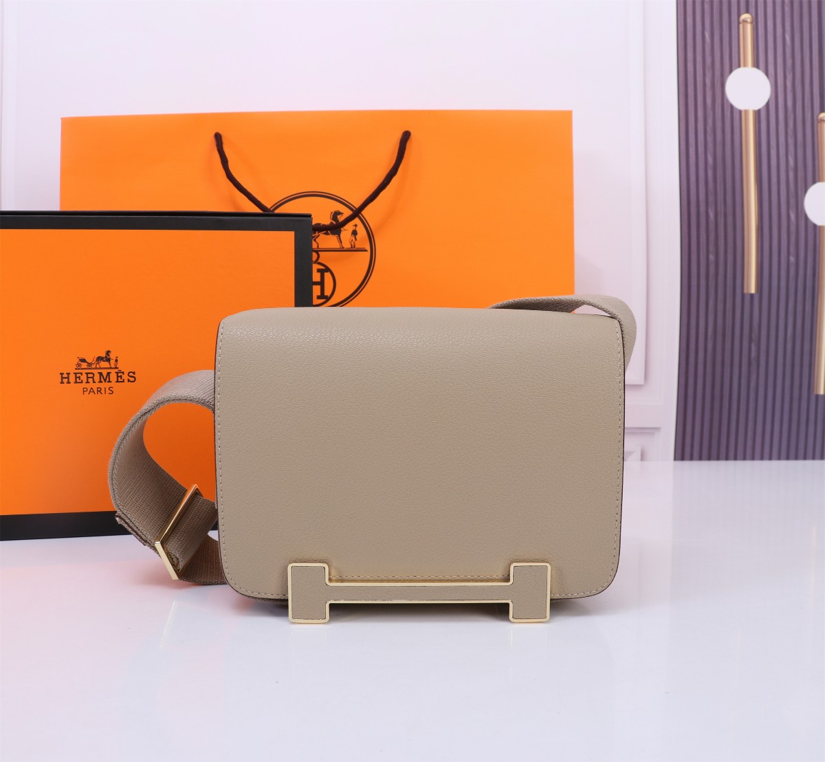 HERMES Geta_grey