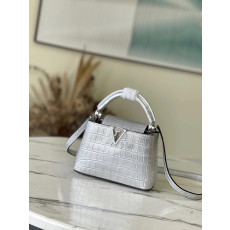 LV  Capucines_silvery