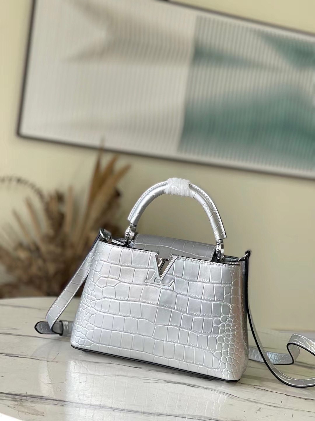 LV  Capucines_silvery