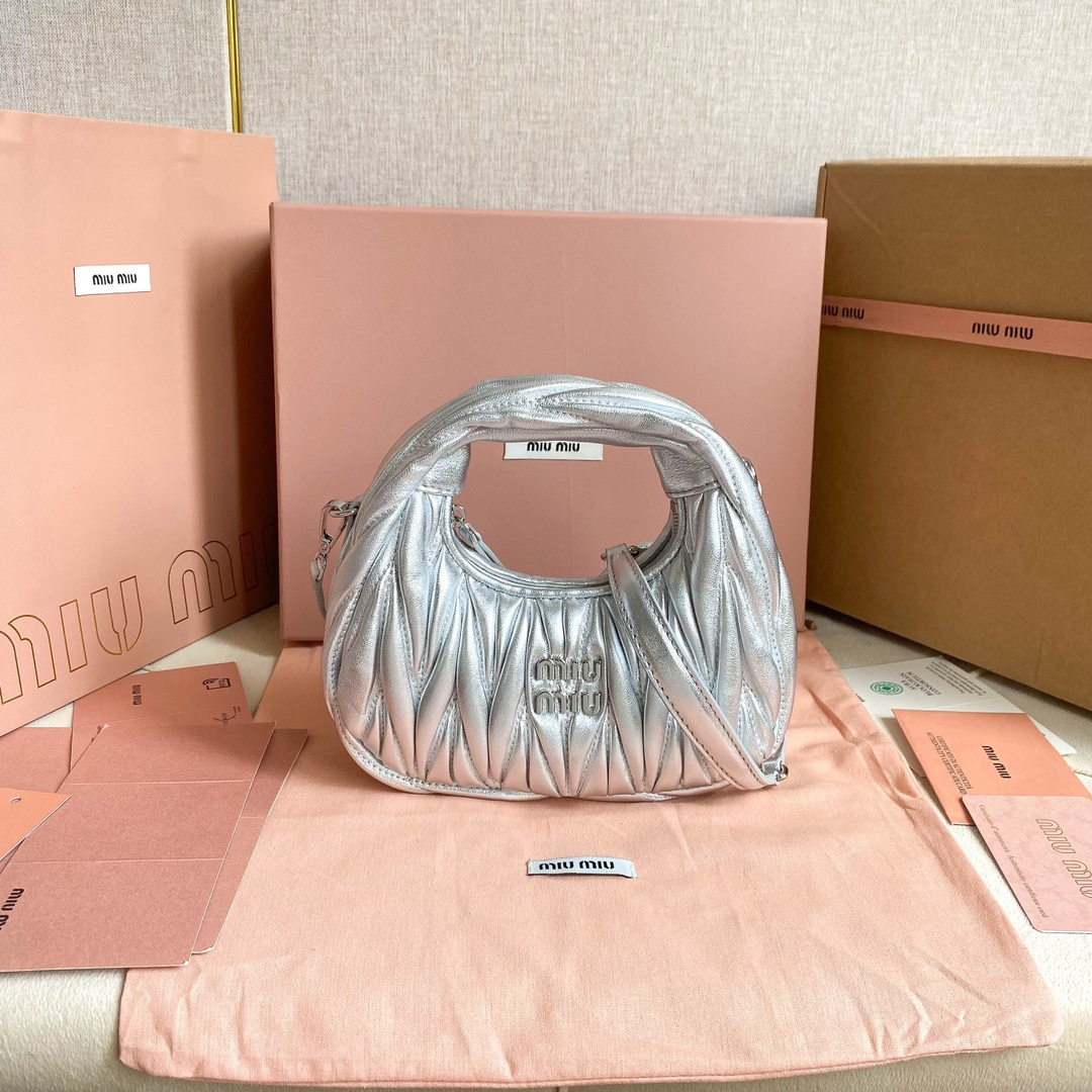 Miu Miu  Matelasser(18cm)_silver