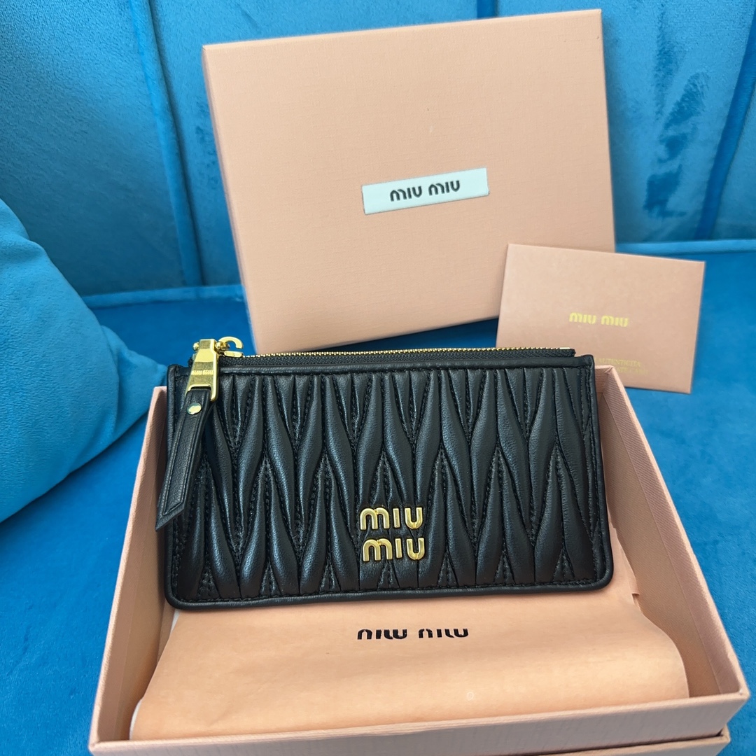 Miu Miu  pocket wallet_black