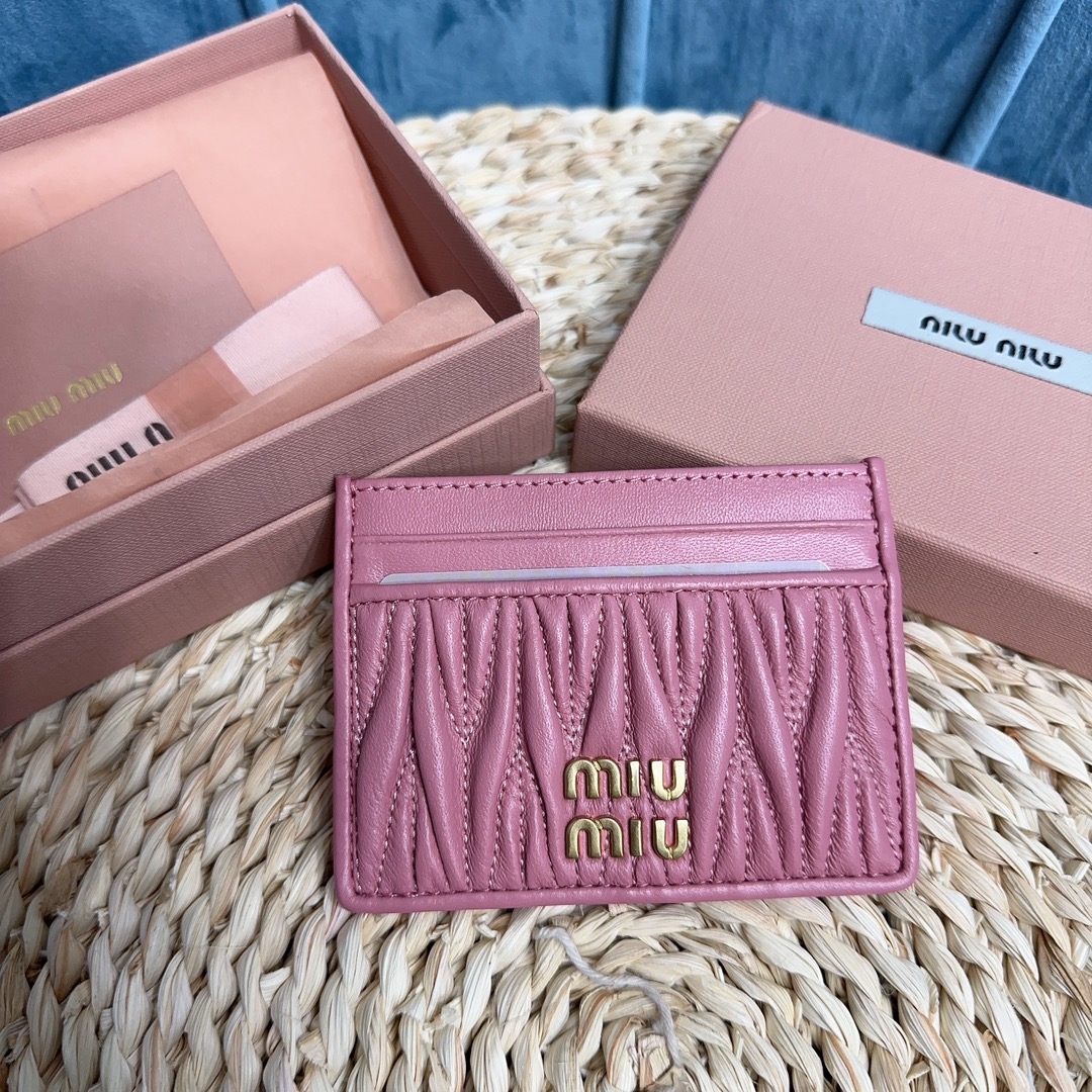 Miu Miu  pocket wallet_pink