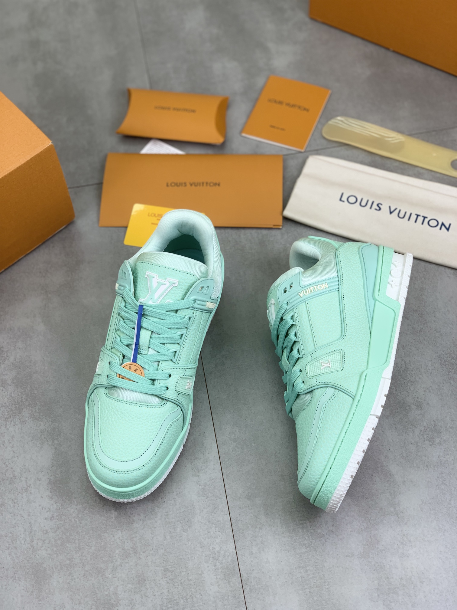 LV_Sneakers_Green