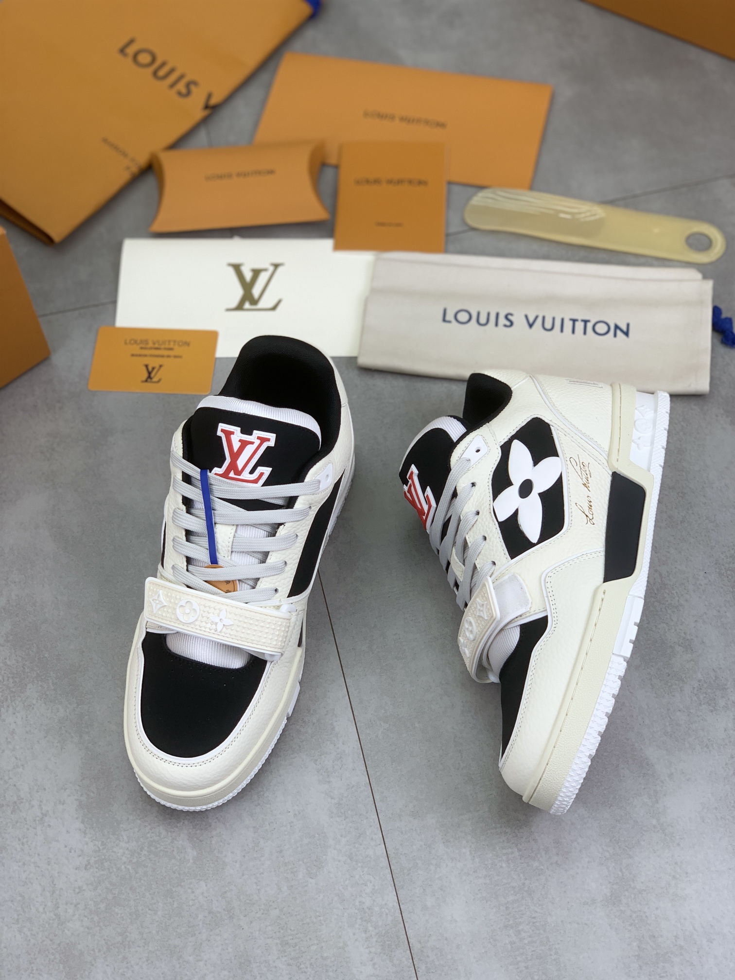 LV_Sneakers_Black