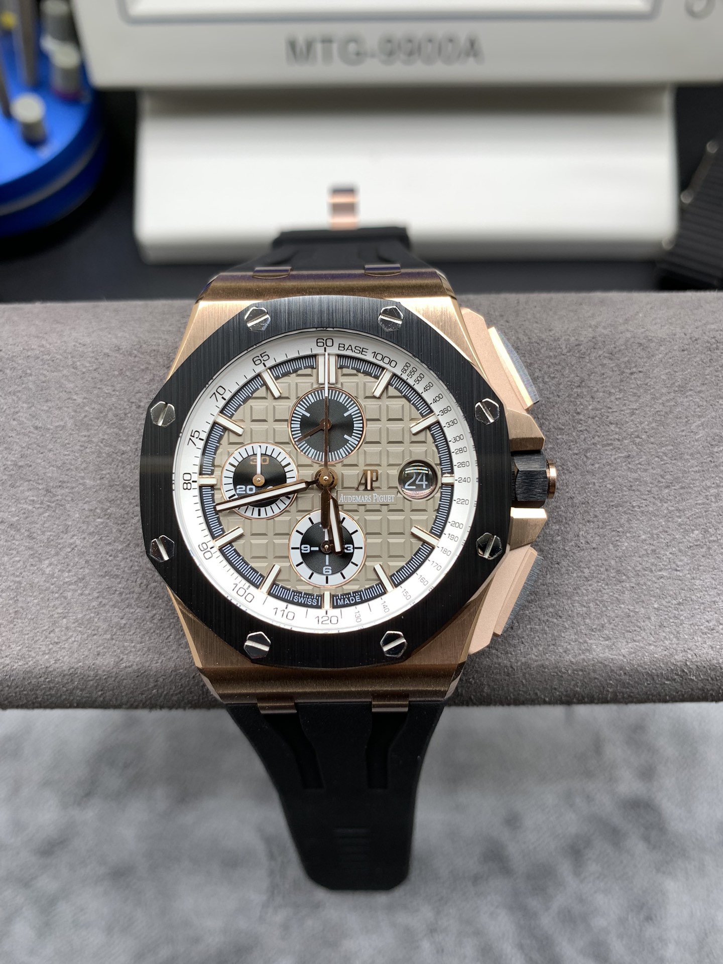 Audemars Piguet_Royal Oak Offshore_Black Golden