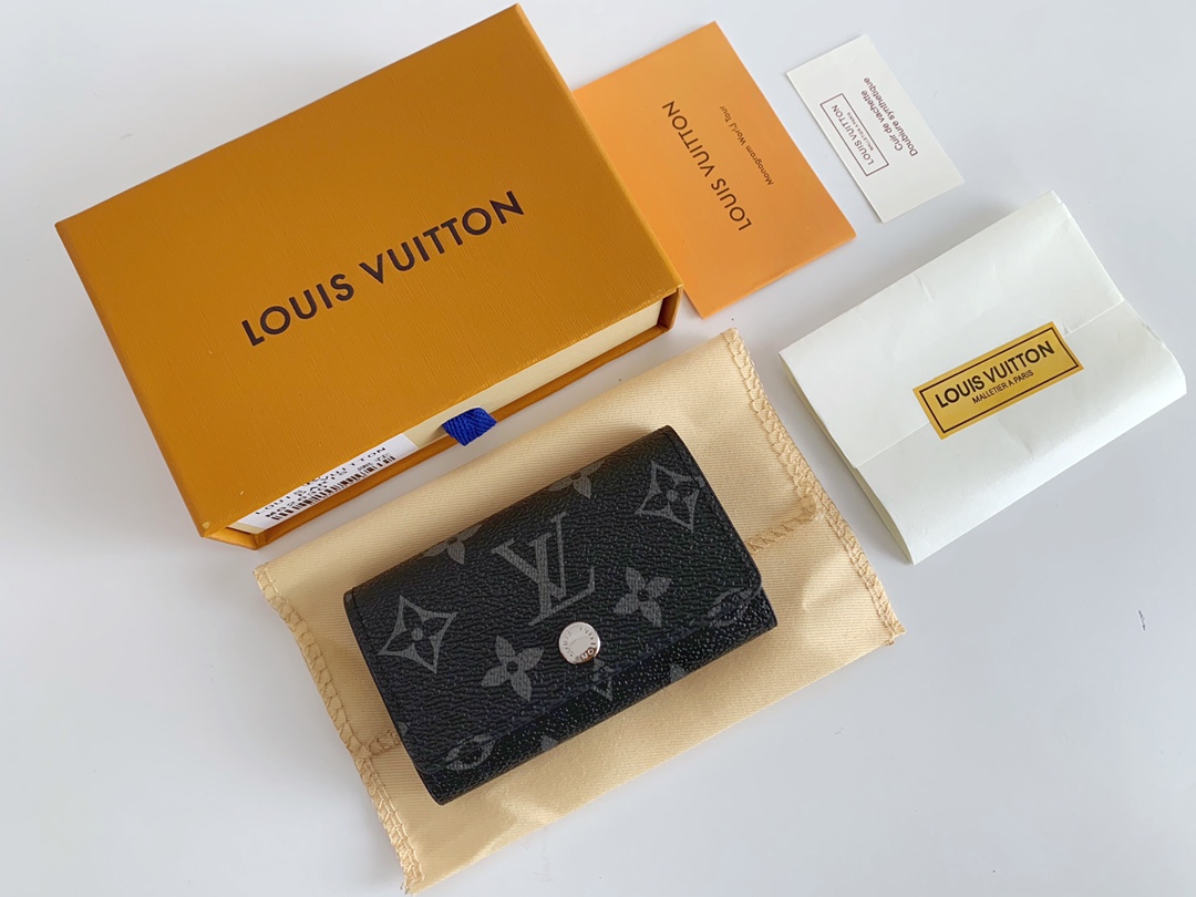 Louis Vuitton_Black