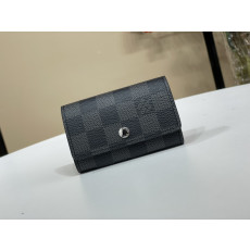 Louis Vuitton_Black