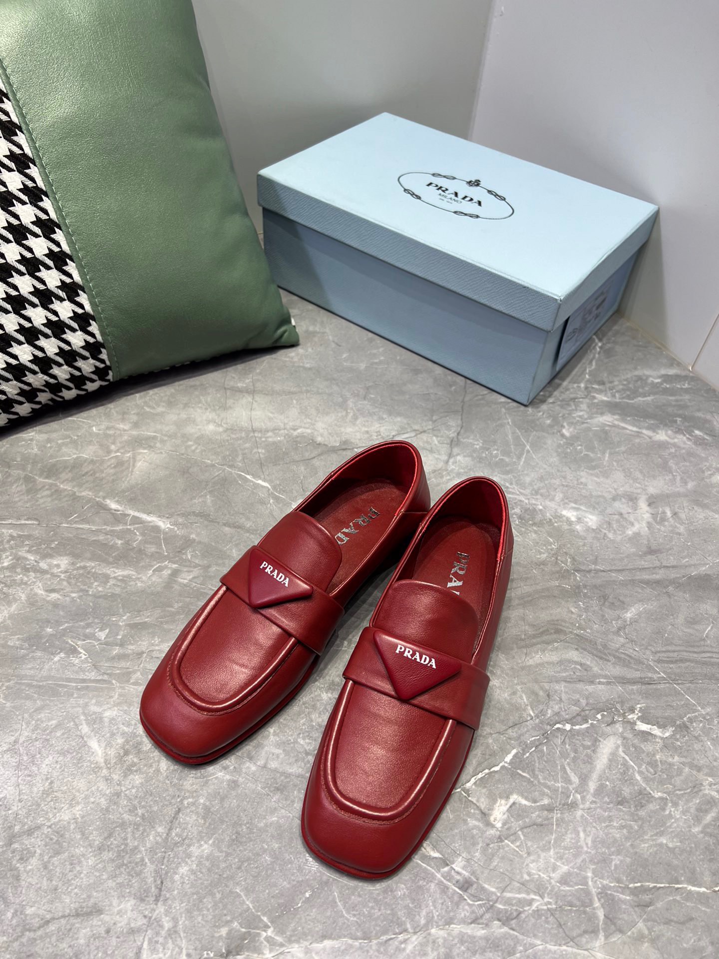 Prada Sneakers_red