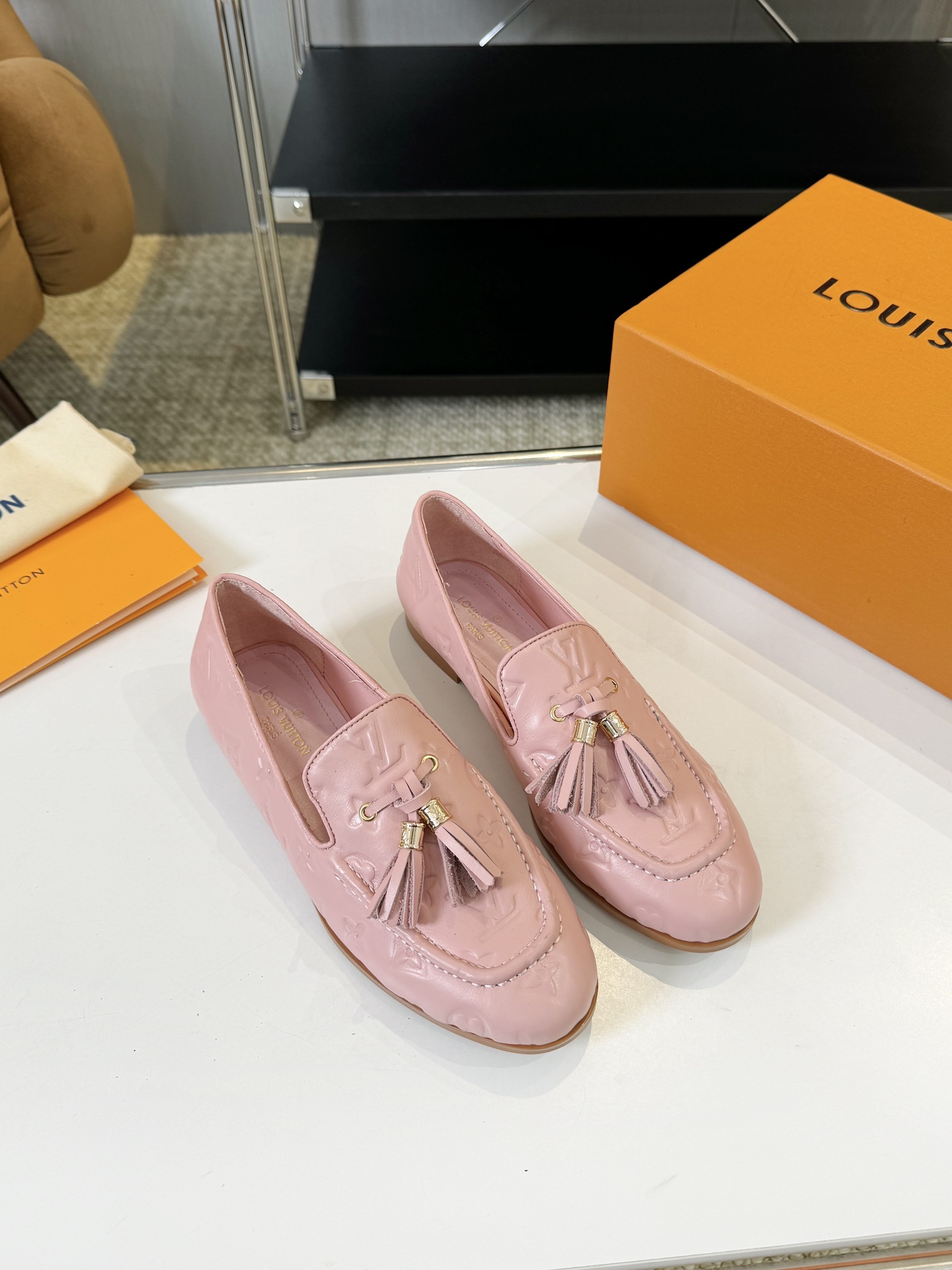 LV Sneakers_Pink