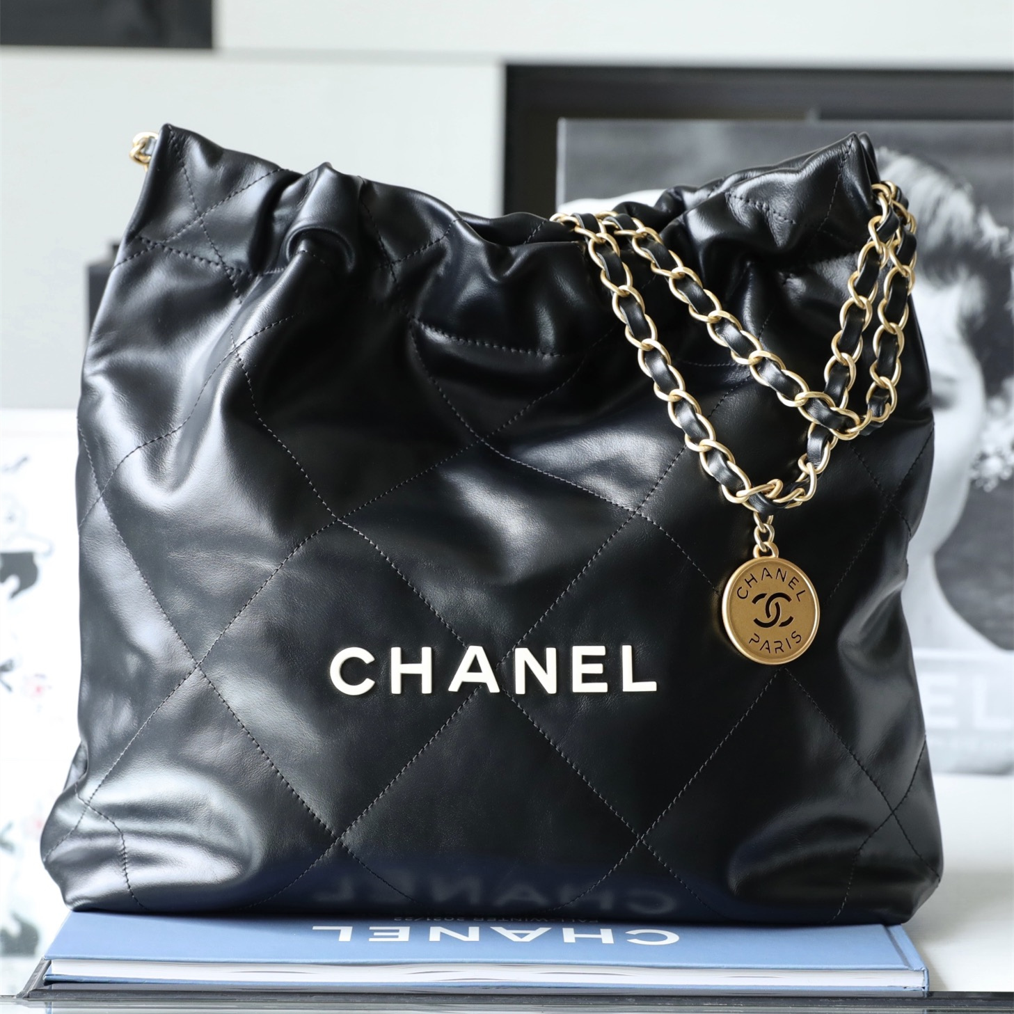 CHANEL 22 Medium BAG_black